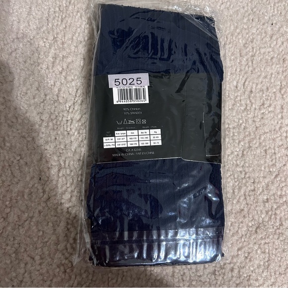 Navy Tights Size Large NWT - Picture 2 of 4